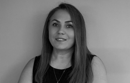 <b>  Gülcan Kömürcü </b> <br> İnsan Kaynakları Uzmanı