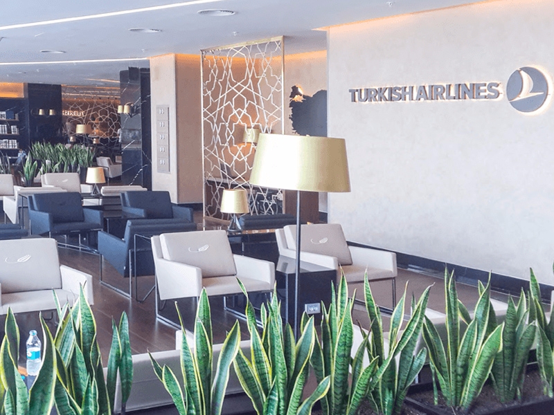 ADB HAVALİMANI İÇ HATLAR, THY CIP YOLCU SALONU <br> <span class="location">İZMİR, TÜRKİYE</span> 1